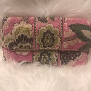 🫶🏼🫶🏼🫶🏼 Delightful Vera Bradley Wallet